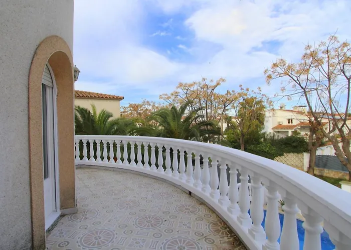 Leon Inmo Casa Roma - 12724 Feriehus Empuriabrava