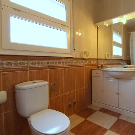 Leon Inmo Casa Roma - 12724 * エンプリアブラバ